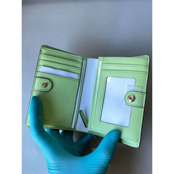 MICHAEL KORS Jet Blue Charm Women's Brown Logo Small Wallet New - Picture 4 of 6